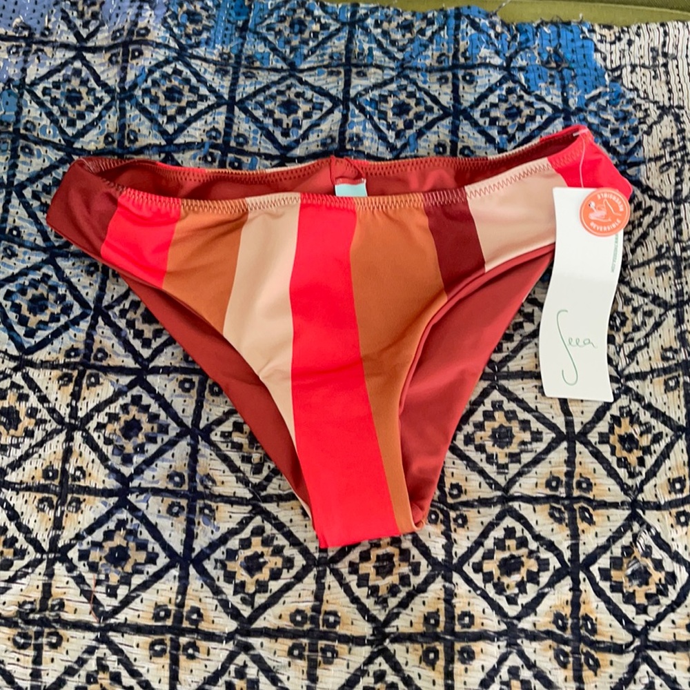 NWT Seea Rella reversible bikini bottom. Sun vibe.